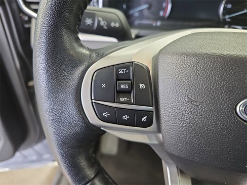 Used 2023 Ford Explorer XLT w/ Equipment Group 202A image 17