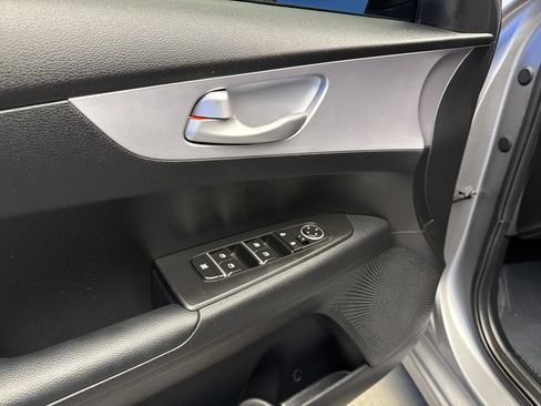 Used 2024 Kia Forte LXS w/ LXS Technology Package image 11