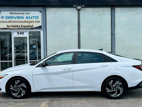 Used 2025 Hyundai Elantra Sport w/ Cargo Package FWD image 33