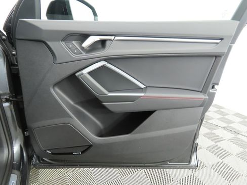 Used 2025 Audi Q3 2.0T Premium Plus w/ Premium Plus Package image 26