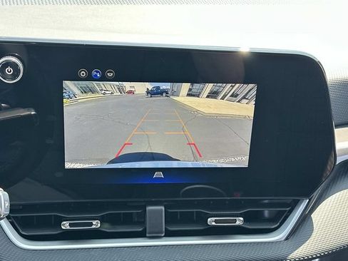 Used 2026 Chevrolet Equinox LT FWD image 13