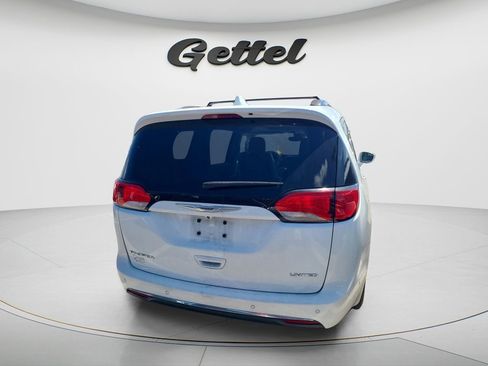 Used 2020 Chrysler Pacifica Limited w/ Advanced Safetytec Group FWD image 6