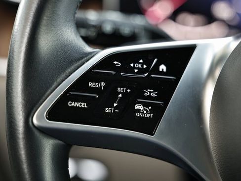 Used 2023 Mercedes-Benz GLC 300 4MATIC image 33