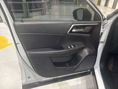 Used 2023 Mitsubishi Outlander Ralliart image 13