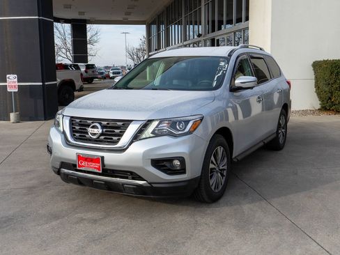 Used 2019 Nissan Pathfinder SL image 3