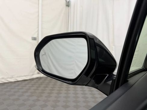 Used 2018 Toyota Prius Three Touring w/ Appearance Package FWD image 13