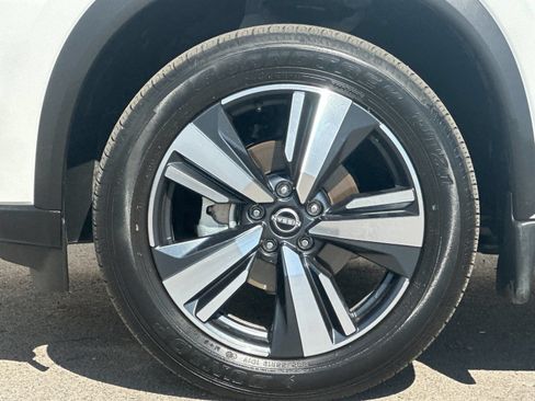 Used 2024 Nissan Rogue SL w/ SL Premium Package AWD/4WD image 32