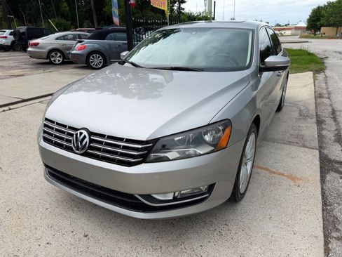 Used 2014 Volkswagen Passat TDI SE FWD image 2