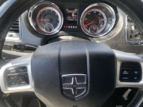 Used 2019 Dodge Grand Caravan GT FWD image 16