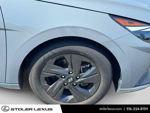 Used 2023 Hyundai Elantra SEL w/ Preferred Accessory Package FWD image 6