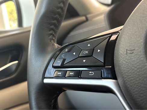 Used 2021 Nissan Altima 2.5 SV w/ SV Premium Package image 11