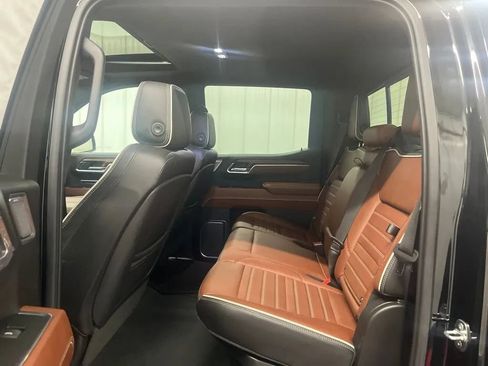 Used 2023 GMC Sierra 1500 Denali Ultimate AWD/4WD image 12