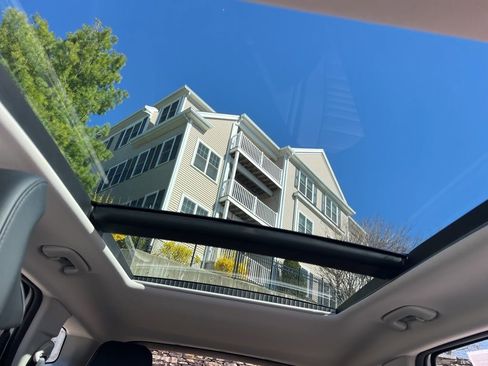 Certified 2025 Kia Sportage SX image 23