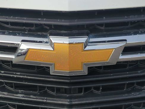 Used 2023 Chevrolet Traverse LS w/ Safety Package image 8