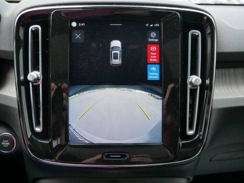 Used 2023 Volvo XC40 B5 Plus w/ Climate Package AWD/4WD image 33