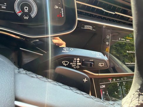 Used 2022 Audi Q8 Premium Plus w/ Premium Plus Package AWD/4WD image 18