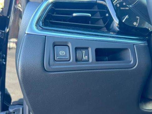 Certified 2025 Cadillac XT5 Premium Luxury image 35