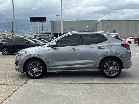 Used 2023 Buick Encore GX Select w/ Sport Touring Package FWD image 3