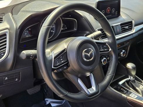 Used 2017 MAZDA MAZDA3 Touring image 18