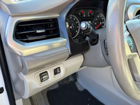 Used 2018 GMC Acadia SLE image 29