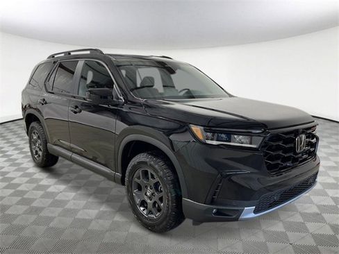 New 2025 Honda Pilot TrailSport image 10