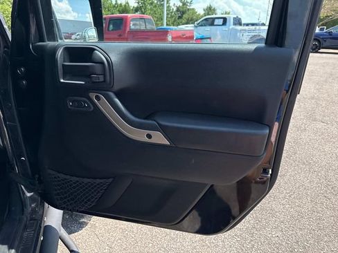 Used 2016 Jeep Wrangler Unlimited Sahara AWD/4WD image 23