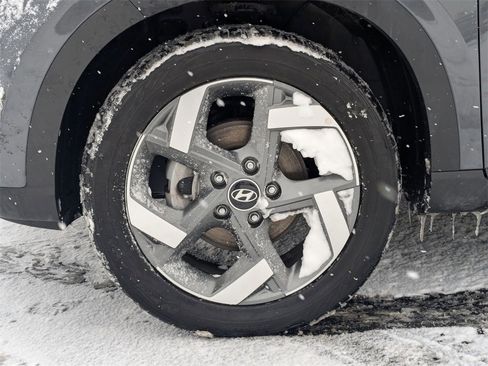 Used 2025 Hyundai Venue SEL image 11