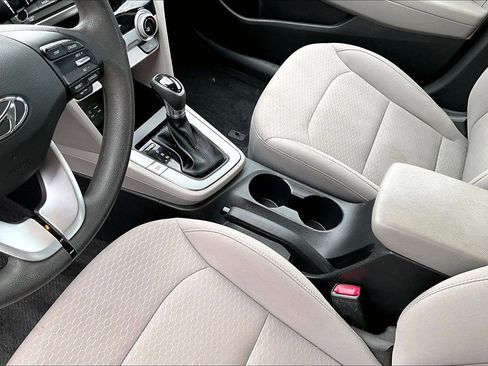 Used 2019 Hyundai Elantra SE image 15