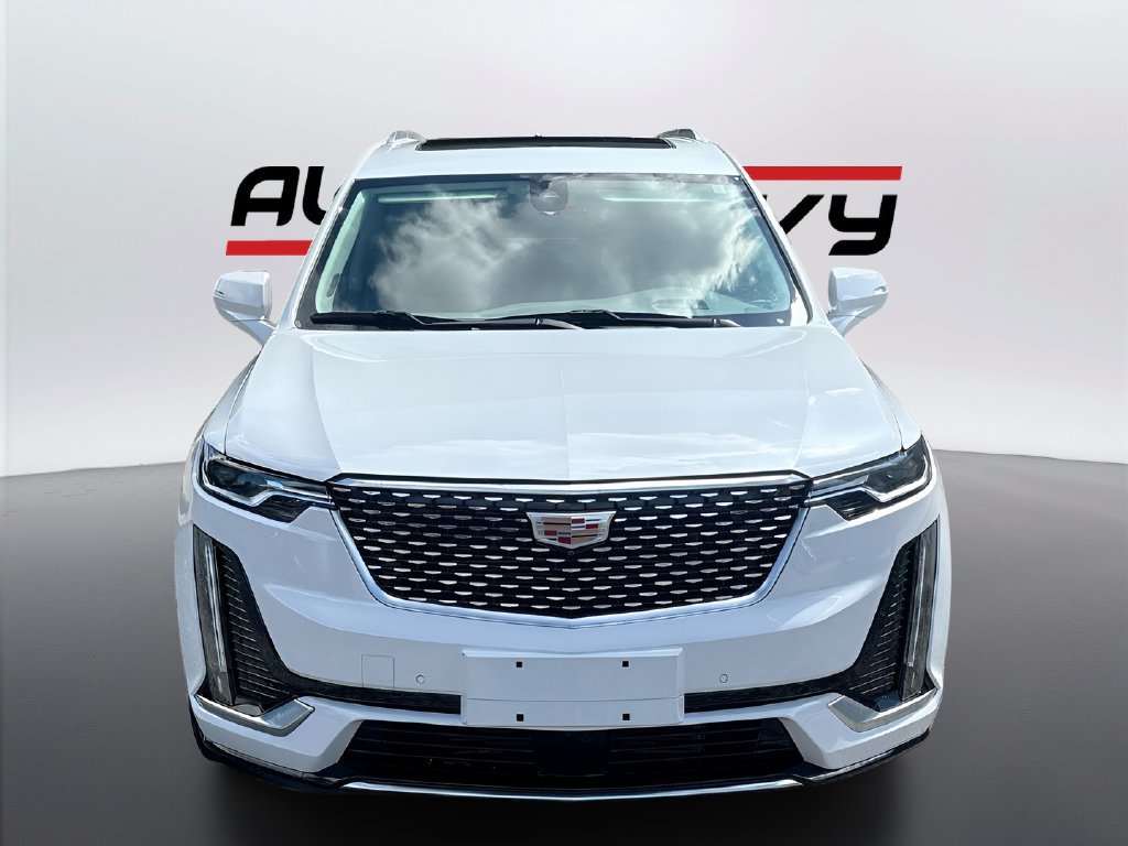 Used 2025 Cadillac XT6 Premium Luxury w/ Technology Package FWD image 2