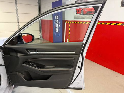 Used 2023 Nissan Altima 2.5 SR w/ SR Premium Package image 35