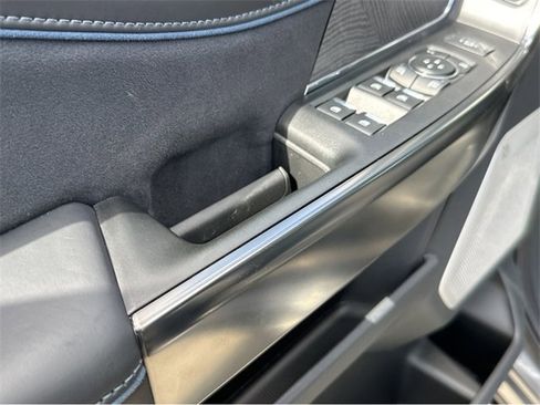 New 2025 Ford F250 Platinum image 39