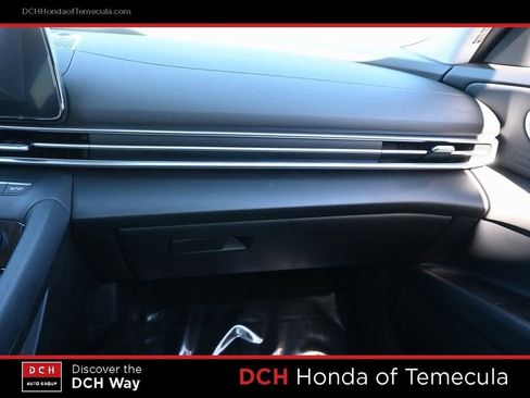 Used 2025 Hyundai Elantra Limited image 13