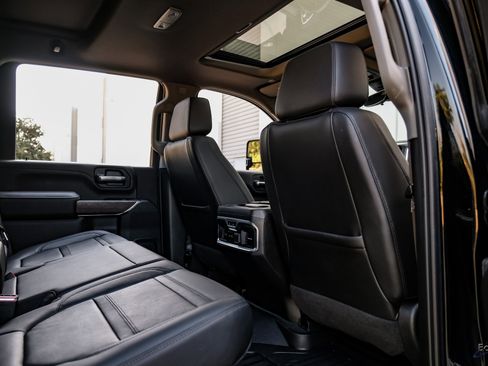 Used 2022 GMC Sierra 3500 Denali w/ Technology Package image 75