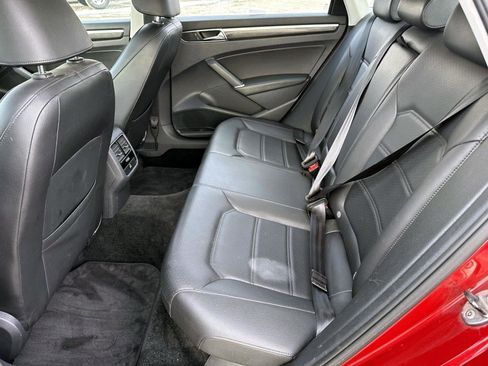 Used 2017 Volkswagen Passat 1.8T SE image 11