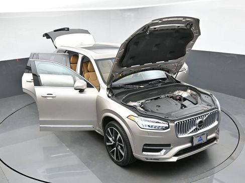 Used 2024 Volvo XC90 B6 Ultimate w/ Protection Package Premier AWD/4WD image 50