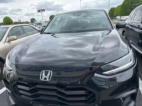 Used 2023 Honda HR-V Sport image 2