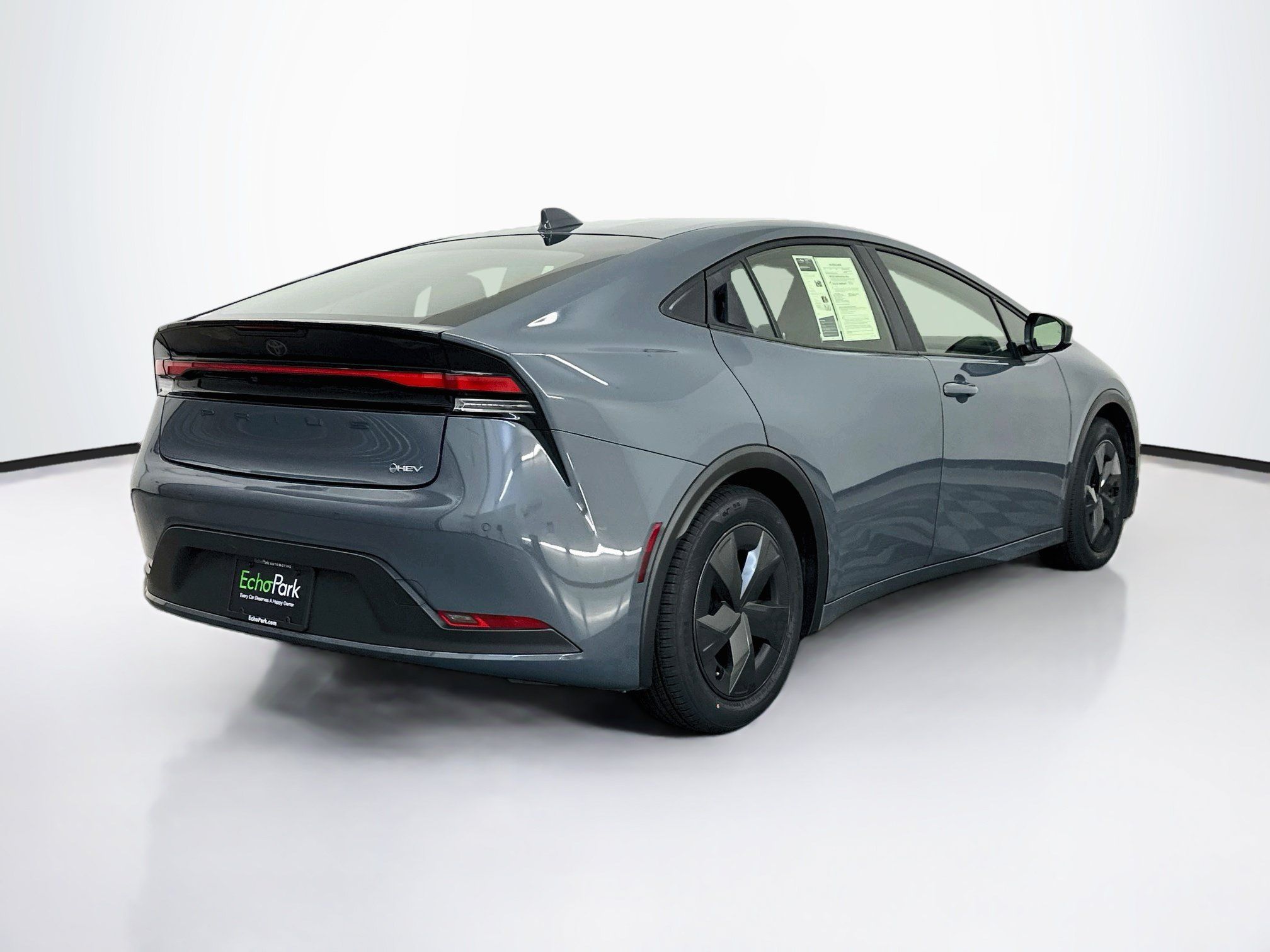 Used 2025 Toyota Prius LE FWD image 9