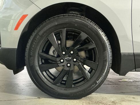 Used 2023 Chevrolet Equinox LS w/ Midnight Edition FWD image 13