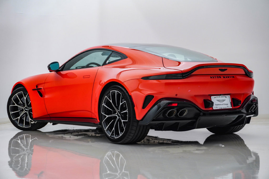 Used 2026 Aston Martin V8 Vantage Roadster RWD image 8