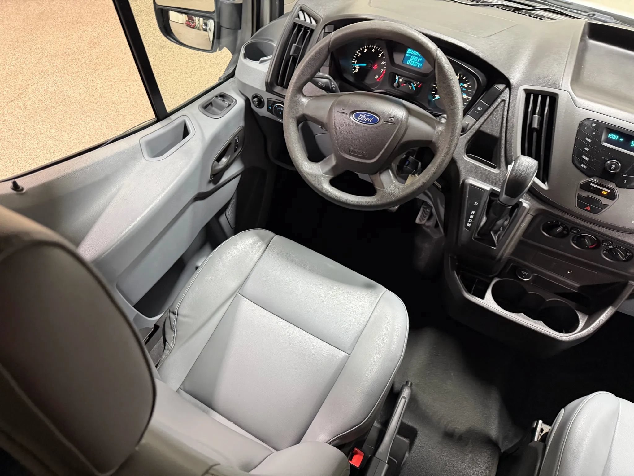 Used 2015 Ford Transit 250 148 Medium Roof RWD image 51