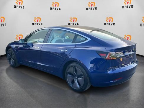 Used 2018 Tesla Model 3 Mid Range RWD image 2