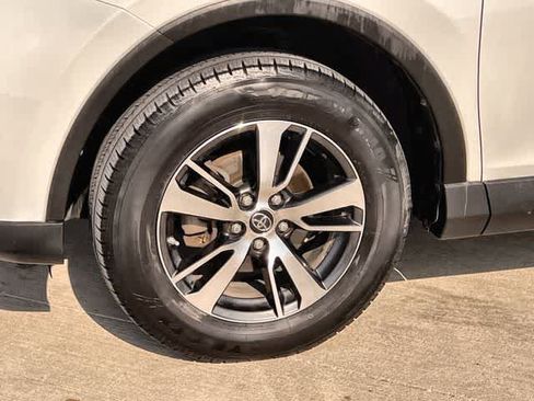 Used 2018 Toyota RAV4 XLE FWD image 9