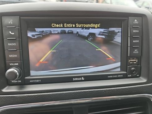 Used 2019 Dodge Grand Caravan SXT FWD image 32