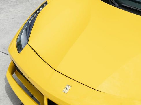 Used 2017 Ferrari 488 Spider image 15