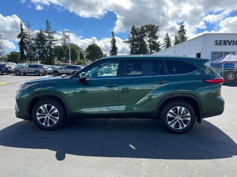 Used 2023 Toyota Highlander XLE image 7