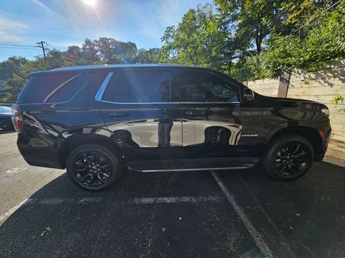 Used 2022 Chevrolet Tahoe LT w/ Luxury Package AWD/4WD image 2