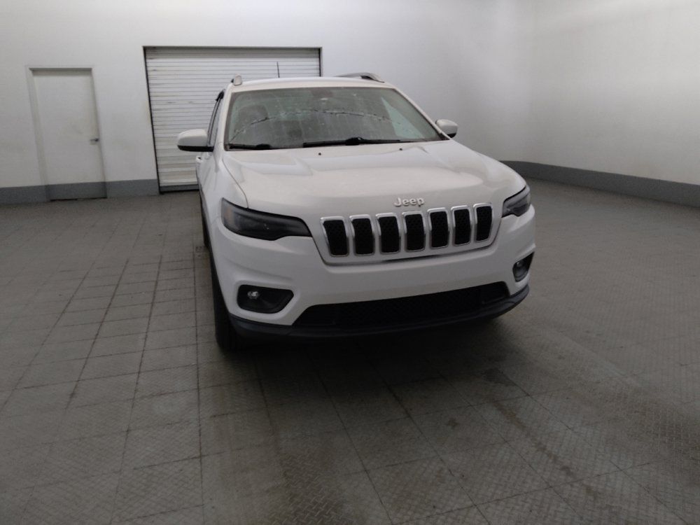 Used 2019 Jeep Cherokee Latitude Plus w/ Cold Weather Group AWD/4WD image 14