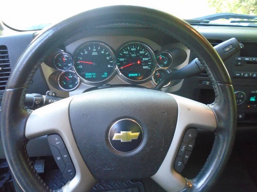 Used 2011 Chevrolet Silverado 1500 LT w/ All-Star Edition RWD image 12