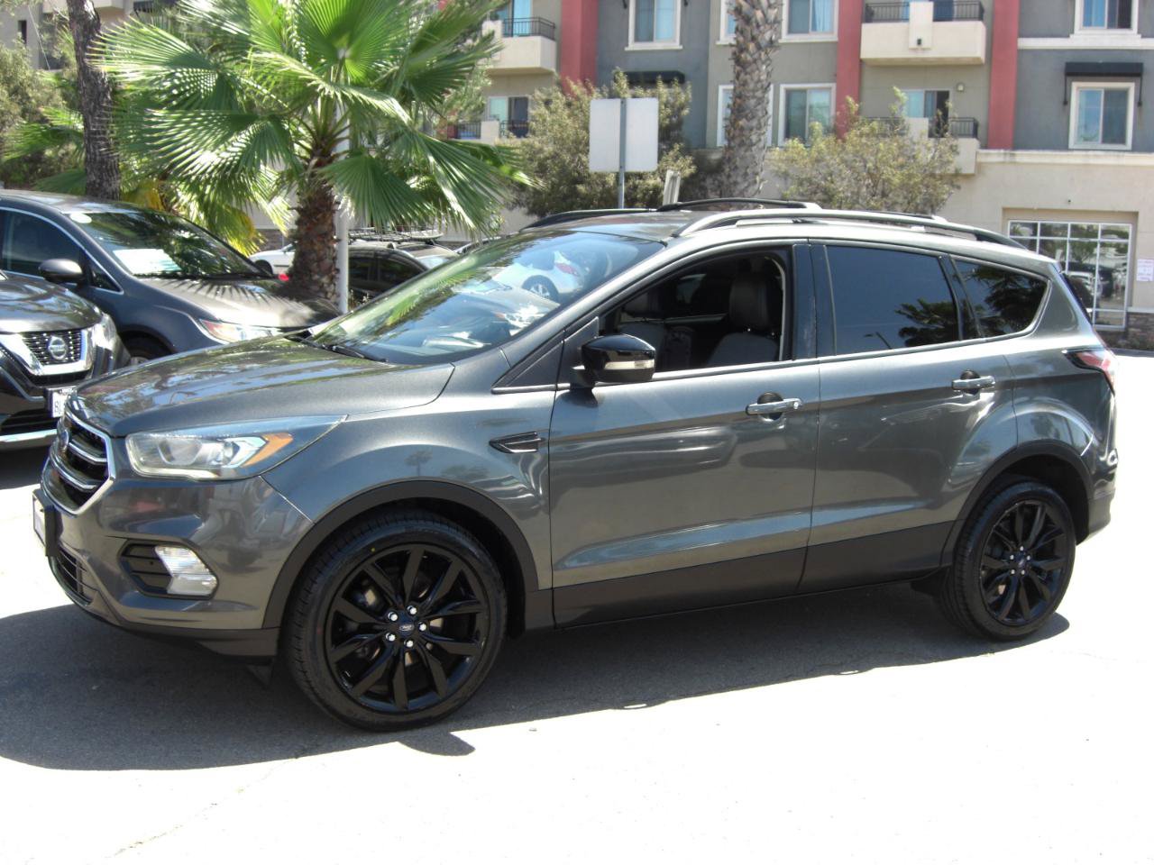 Used 2017 Ford Escape Titanium FWD image 3