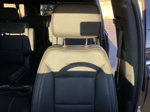 Certified 2025 GMC Yukon XL Denali image 34